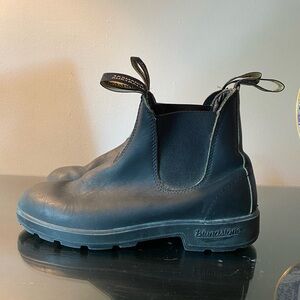 Black Leather Blundstone #510 Chelsea Boot Water-Resistant Fall Outdoors